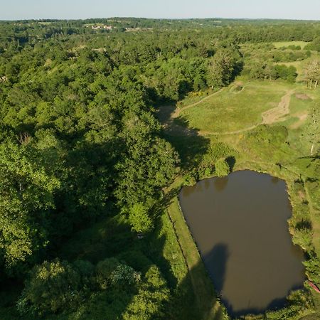 La Ferme Du Pont De Maumy, Cabane Au Bord De L'Etang Et Bain Nordique Busserolles 외부 사진