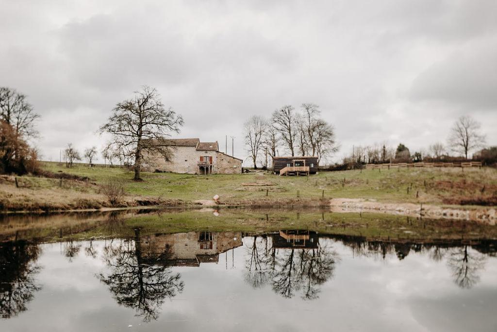 La Ferme Du Pont De Maumy, Cabane Au Bord De L'Etang Et Bain Nordique Busserolles 외부 사진