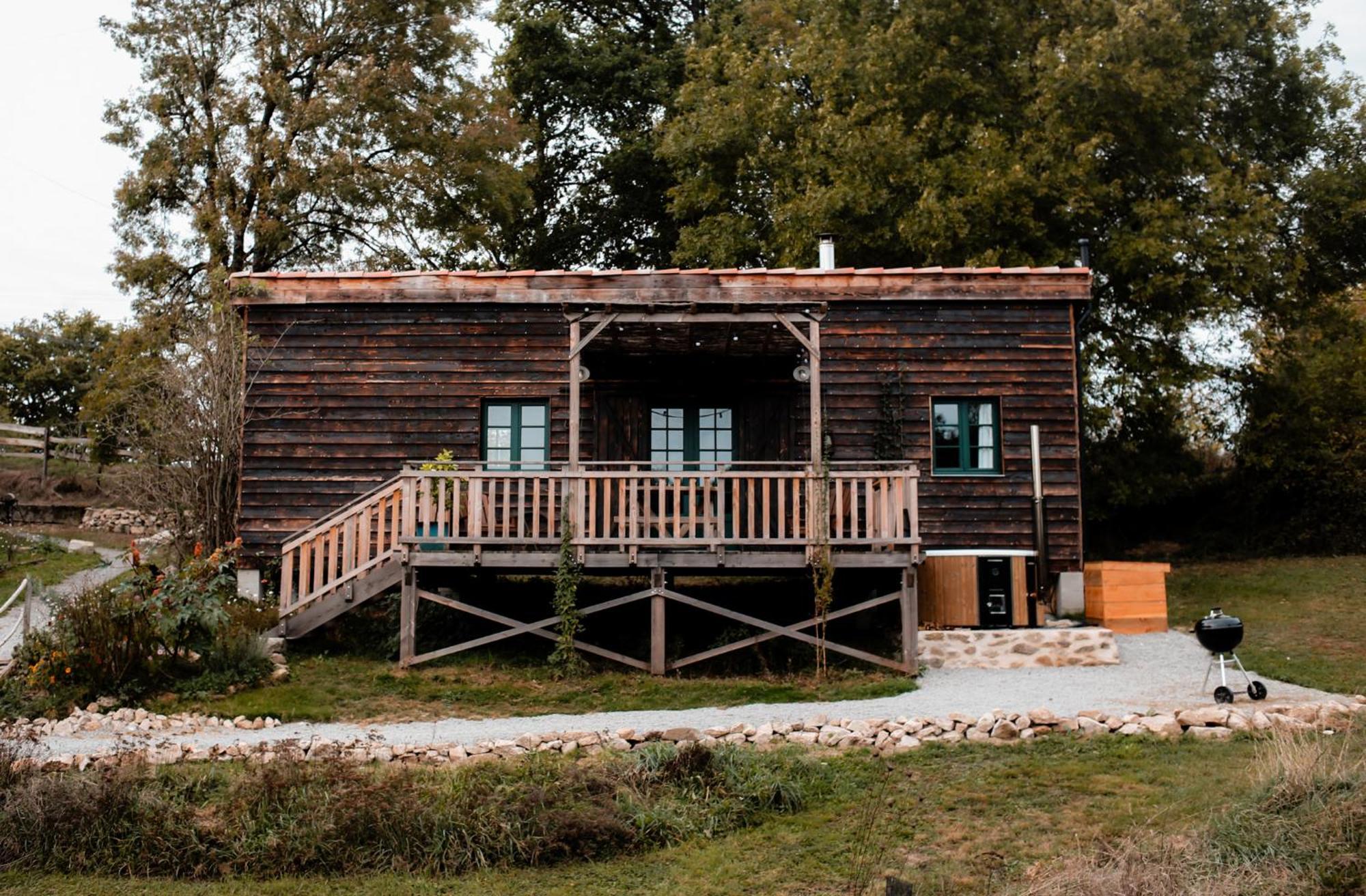 La Ferme Du Pont De Maumy, Cabane Au Bord De L'Etang Et Bain Nordique Busserolles 외부 사진