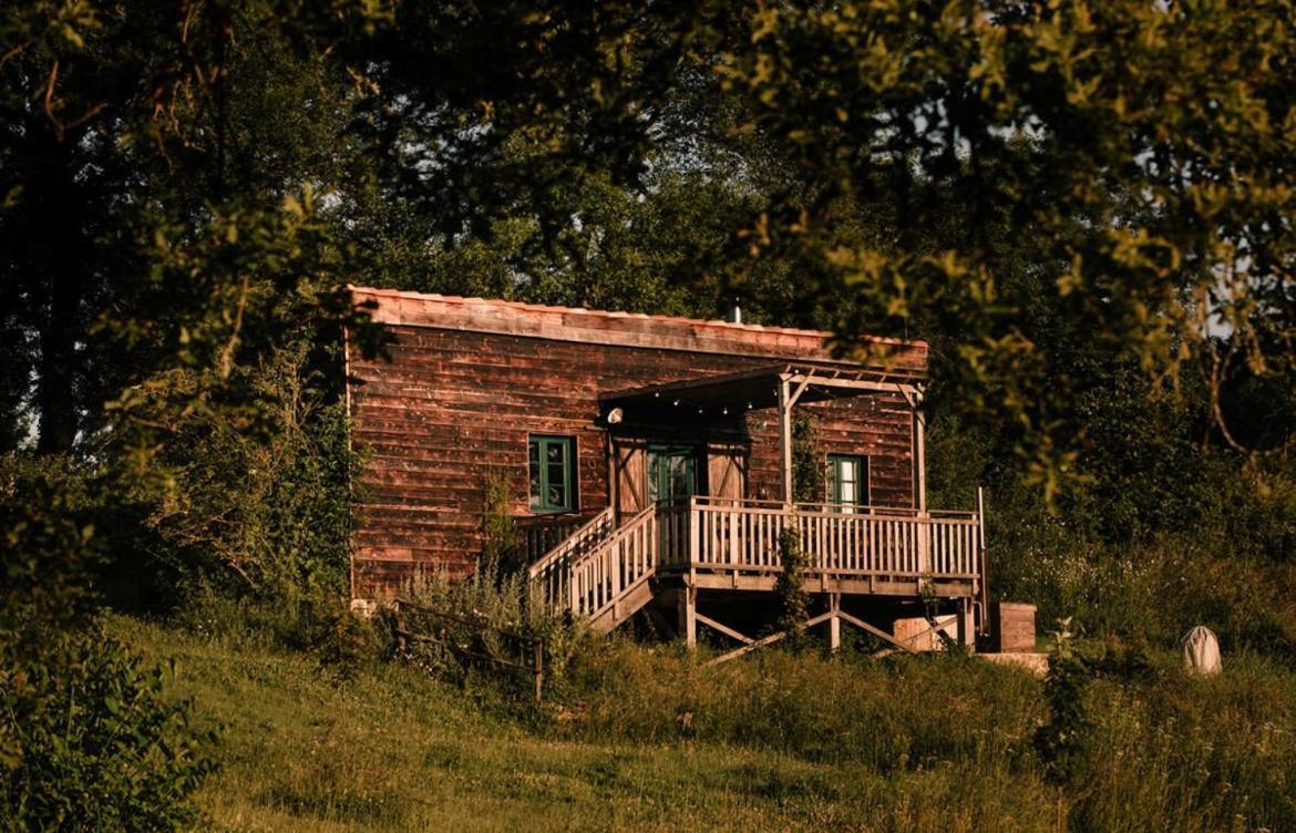 La Ferme Du Pont De Maumy, Cabane Au Bord De L'Etang Et Bain Nordique Busserolles 외부 사진